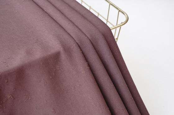 Un buon prezzo. Tessuto a maglia solida micro-testurizzata da 220 gsm: Struttura croccante per magliette in linea